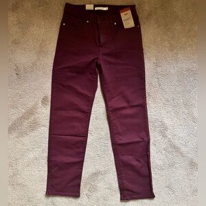 NEW! Levi’s 314 Shaping Straight Jean